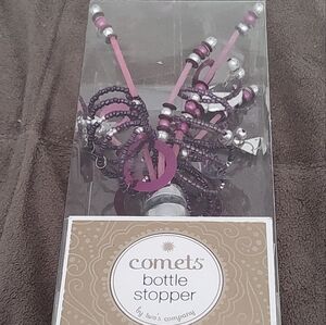 SOLD Touch elegance to your wine bottlewiththisbeautifulTwo's Company Co stopper